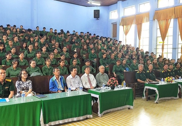 Trung tâm GDQP&AN: Khai mạc khóa huấn luyện Giáo dục quốc phòng và an ninh cho sinh viên Trường Đại học Phú Yên và Học viện ngân hàng-Phân viện Phú Yên.